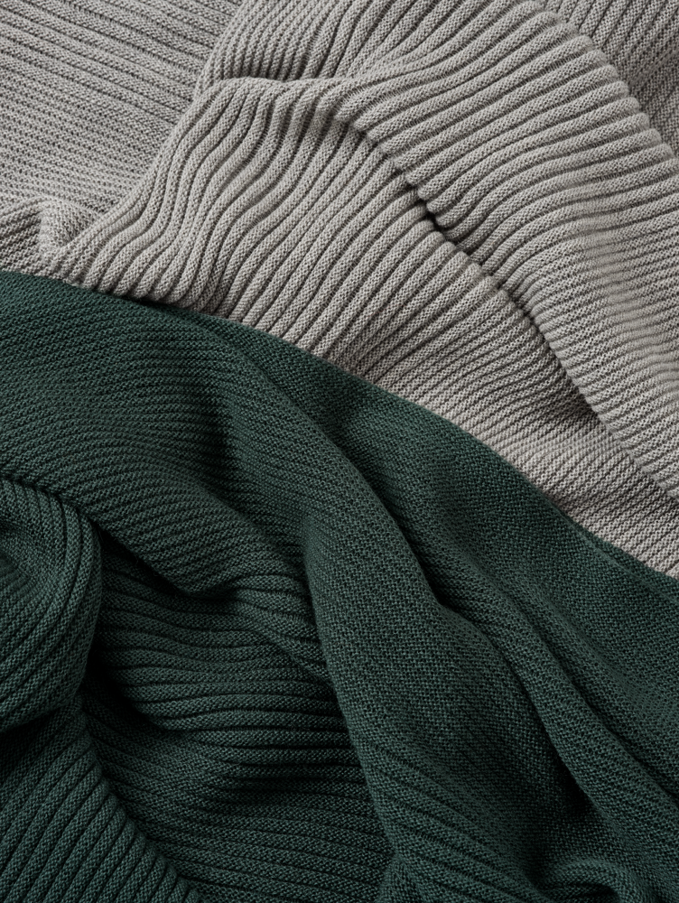 /globalassets/content-media/images/stories/aiayu/rhythm-throw-detail-muuto-5000x6648-hi-res.png?revision=639062325110000000