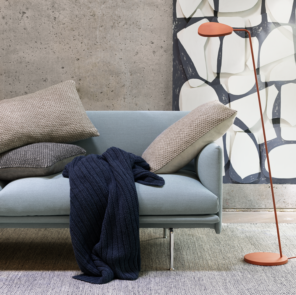 /globalassets/content-media/images/stories/aiayu/twine-cushion-beige-grey-dark-grey-ample-throw-midnight-blue-outline-steelcut-trio-713-leaf-lamp-muuto-org-11-square.png?revision=639062325990000000