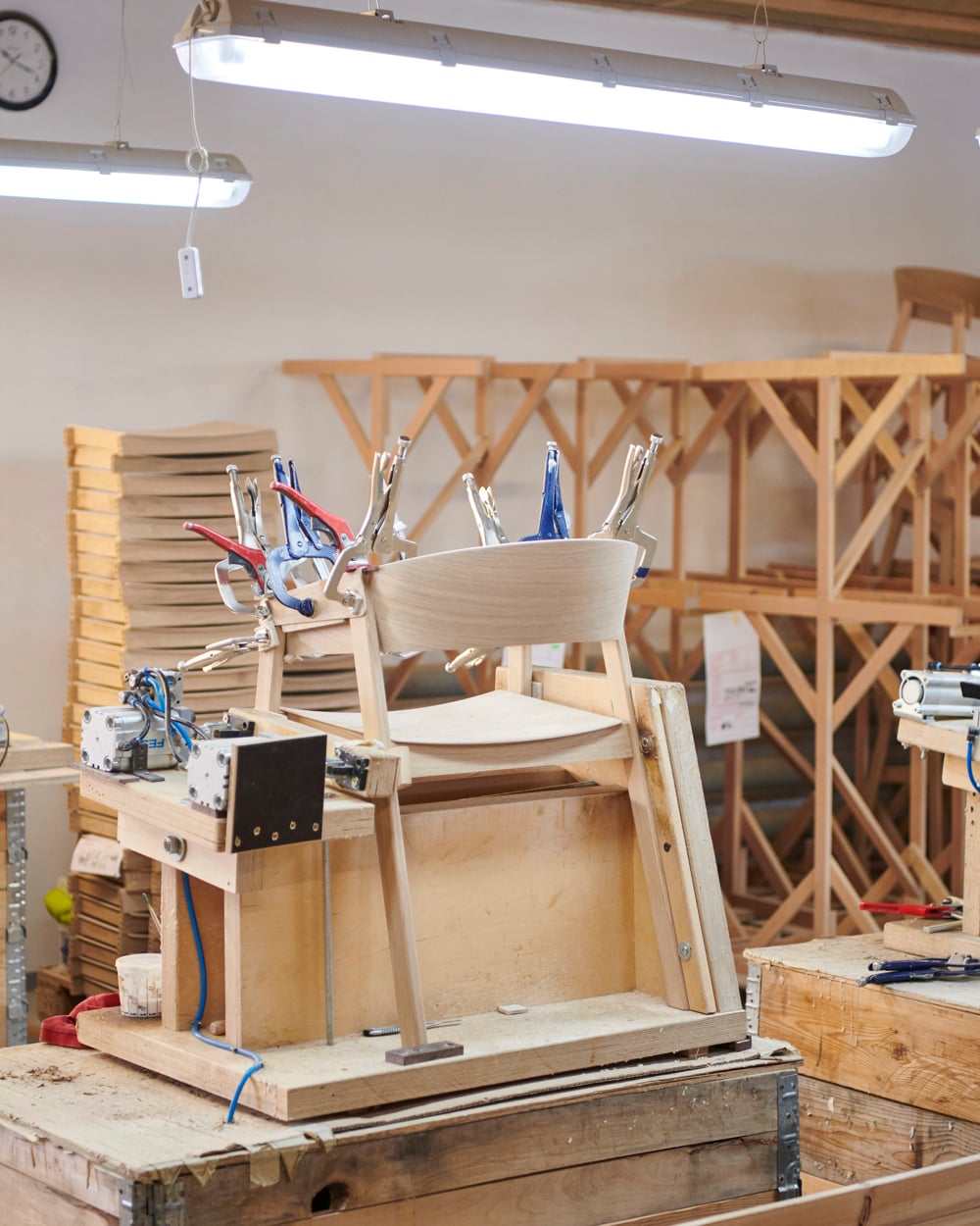 /globalassets/content-media/images/stories/honest-craftsmanship-cover-armchair/cover-armchair---factory-story---1.jpg?revision=639052169560000000