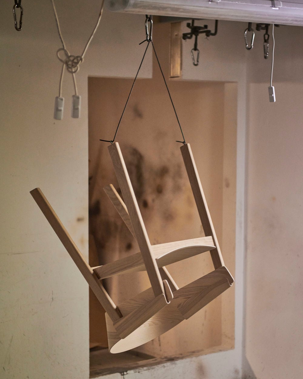 /globalassets/content-media/images/stories/honest-craftsmanship-cover-armchair/cover-armchair---factory-story---4.jpg?revision=639052171010000000