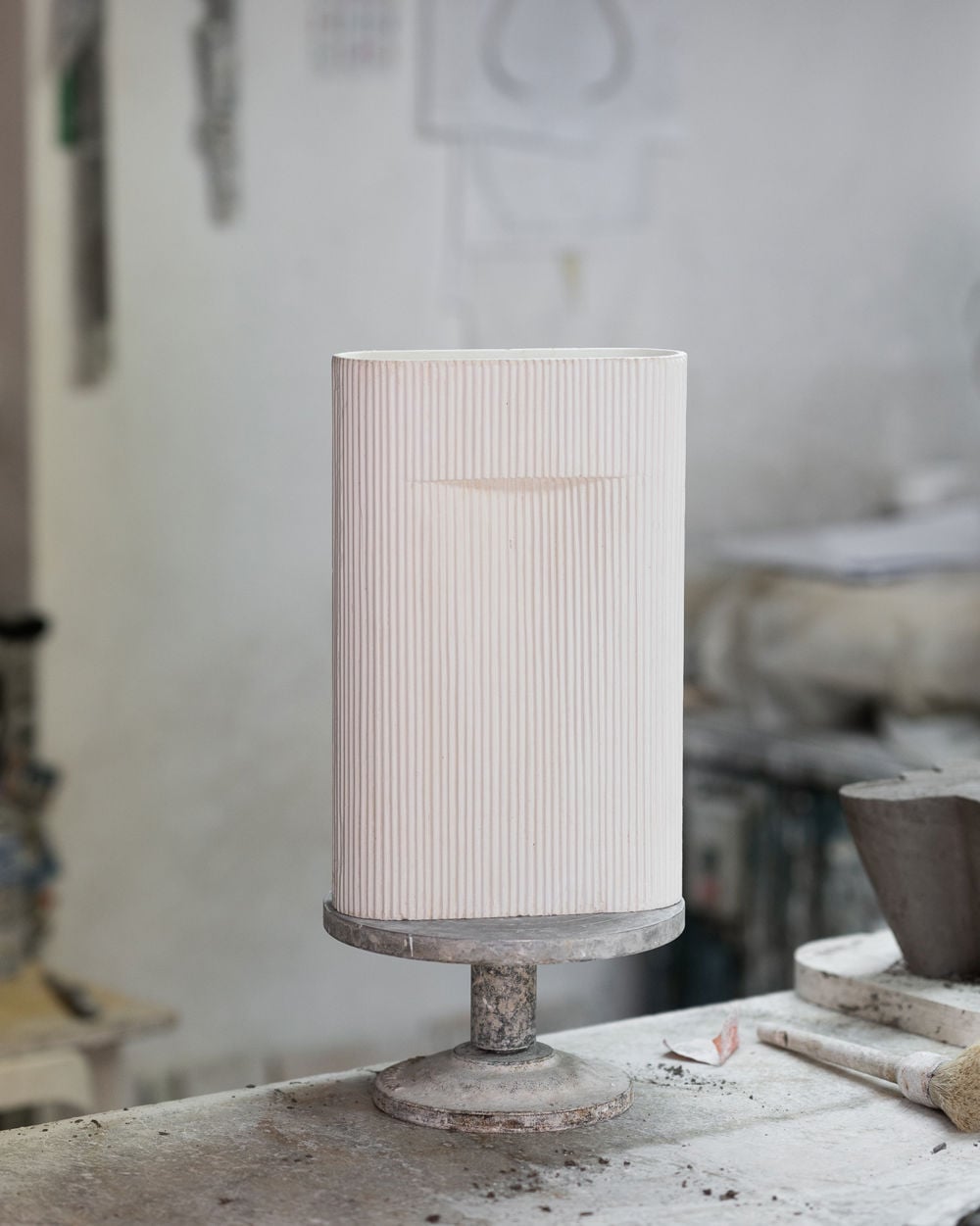 /globalassets/content-media/images/stories/in-process-ridge-vase/ridge-vase---factory-visit---1-article-tile-image.jpg?revision=639052971400000000
