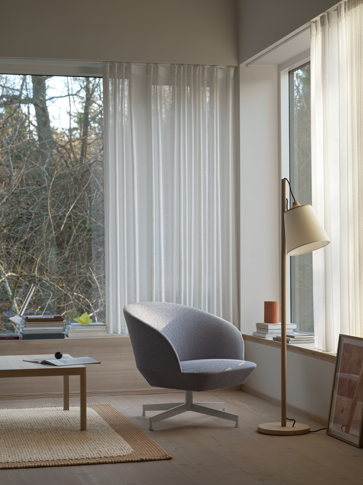 /globalassets/content-media/lighting-guide/floor-lamps/oslo-lounge-chair-swivel-grey-colline-737-pull-lamp-workshop-coffee-table-oak-pebble-rug-pale-rose-org.png?revision=639079598150000000