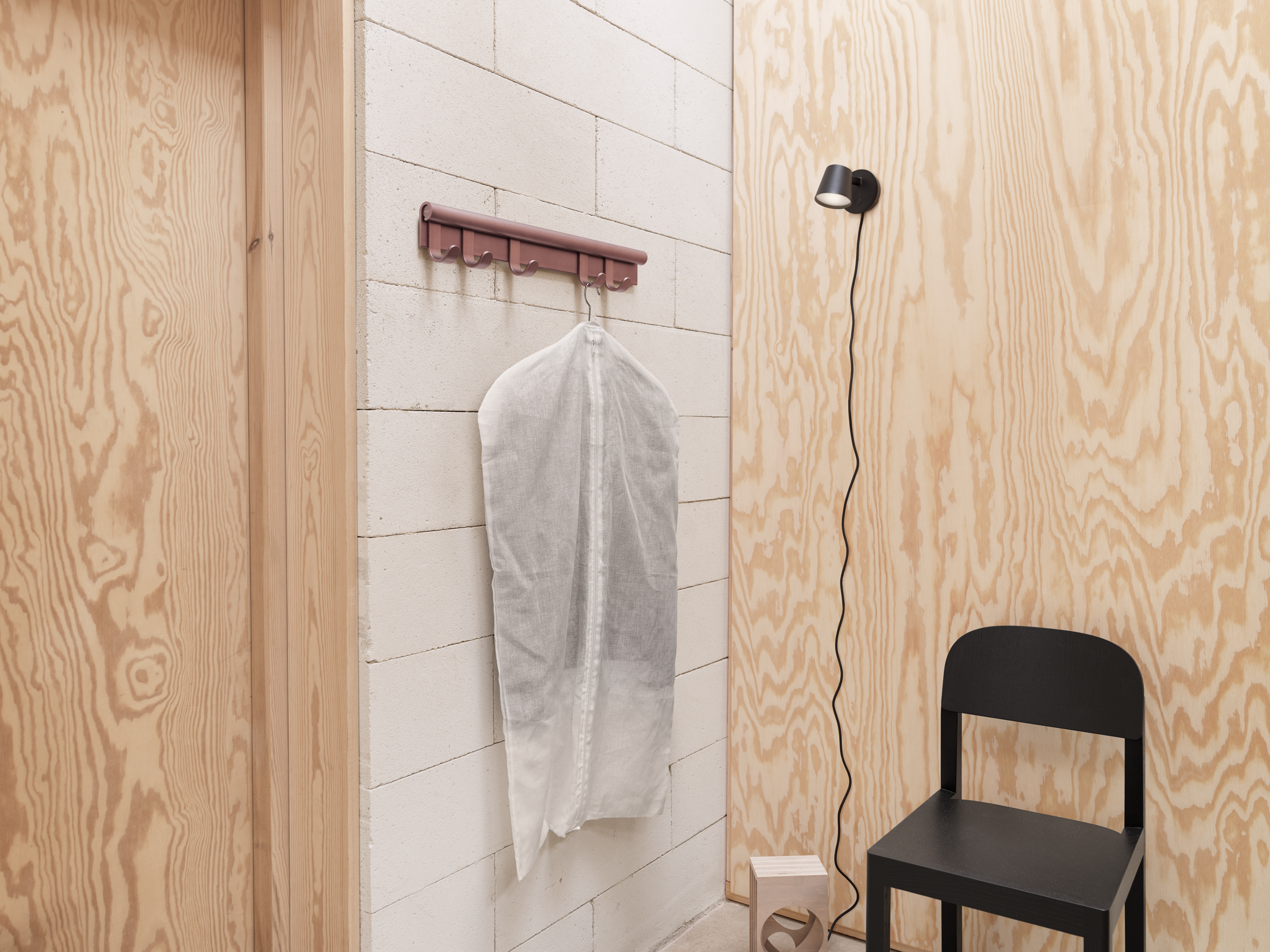 Coil Coat Rack 60 cm Plum, Tip Wall Lamp Black, Workshop Chair Black.