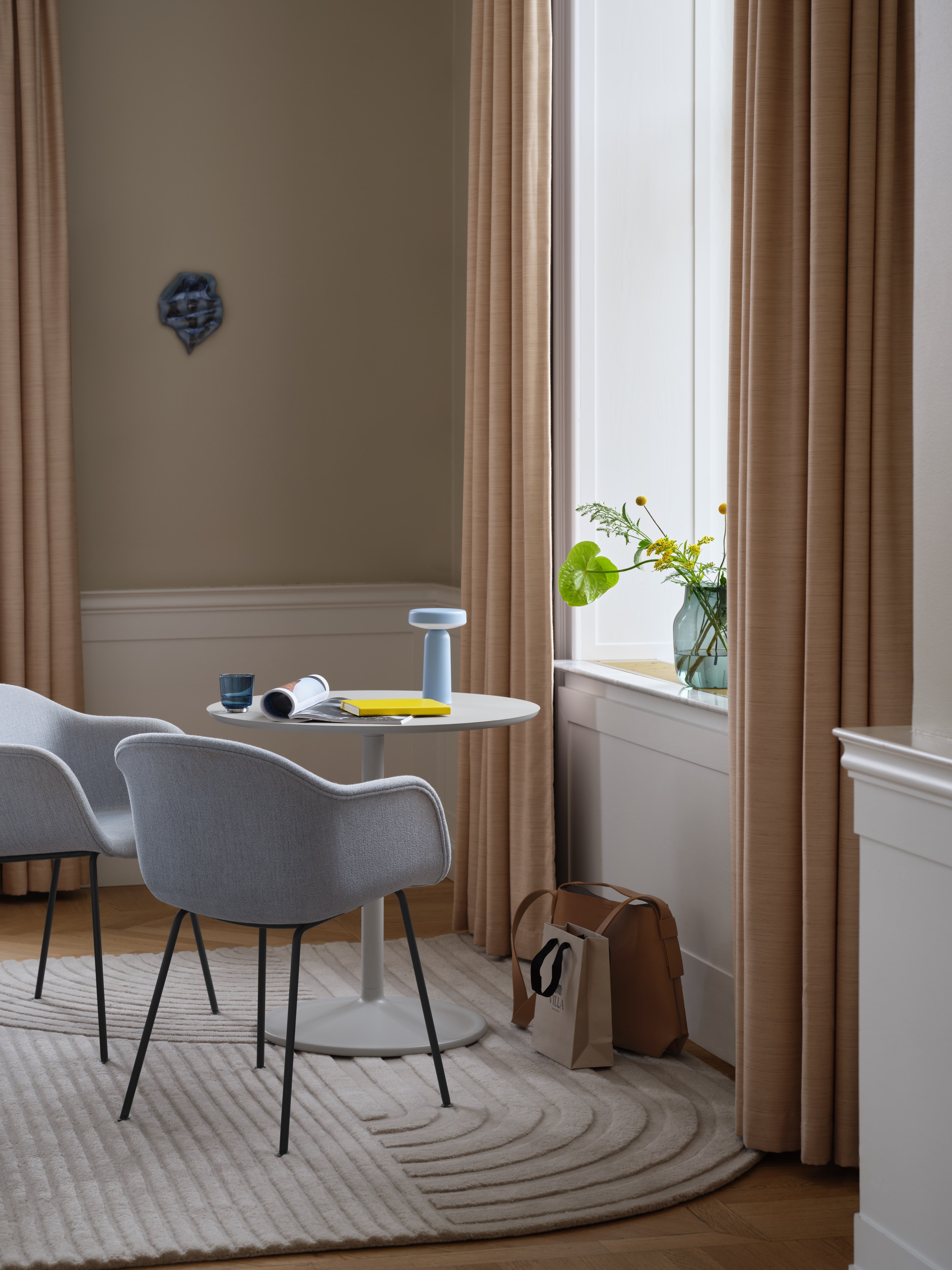 Soft Café Table | Softened surfaces Soft Café Table | Softened surfaces