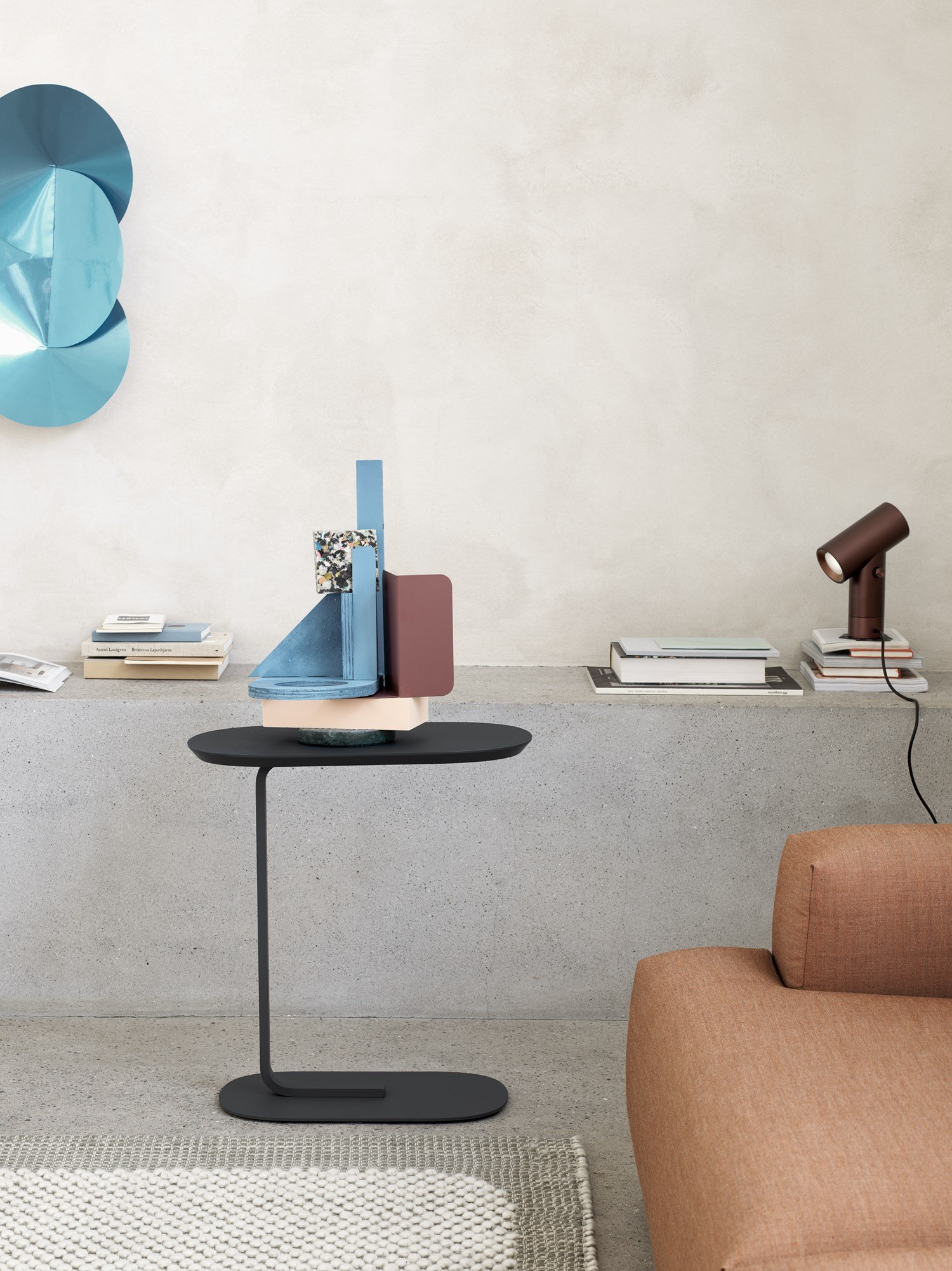 Relate-sidetable-black-pebble-light-grey-connect-remix-252-beam-compile-bookend-Muuto-org