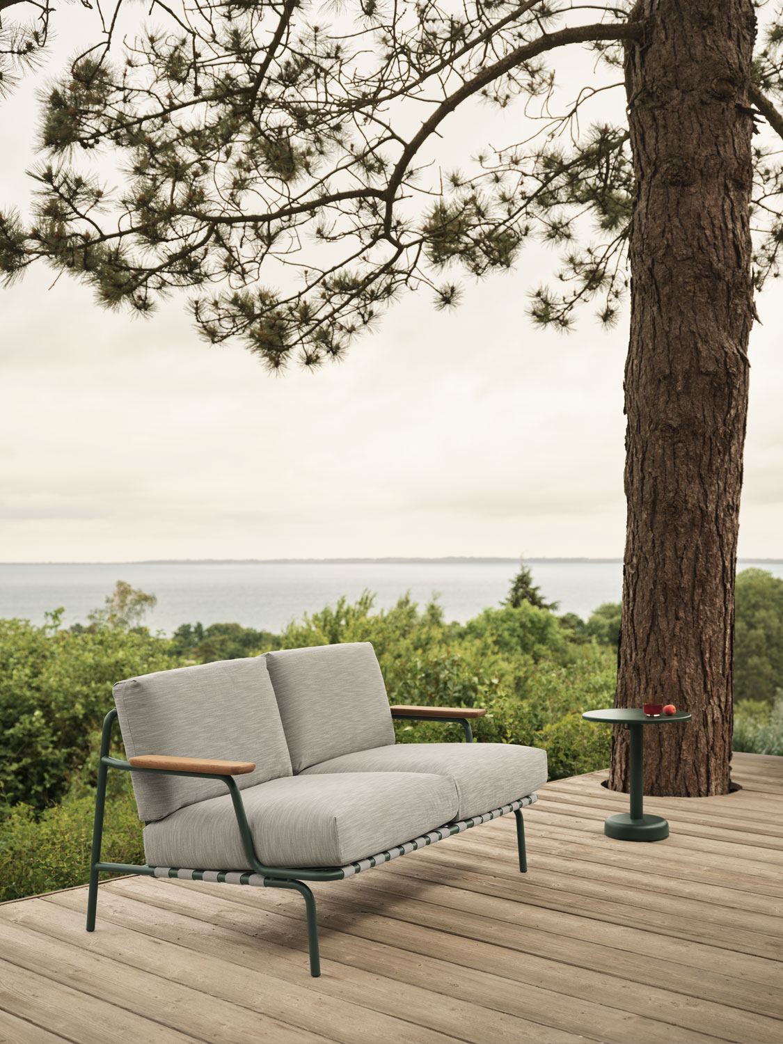 ★ MUUTO★ Titanium Glass XLAB 04 C2 MUX4C2 Linear Steel Coffee Table | Elegant and modern outdoor design
