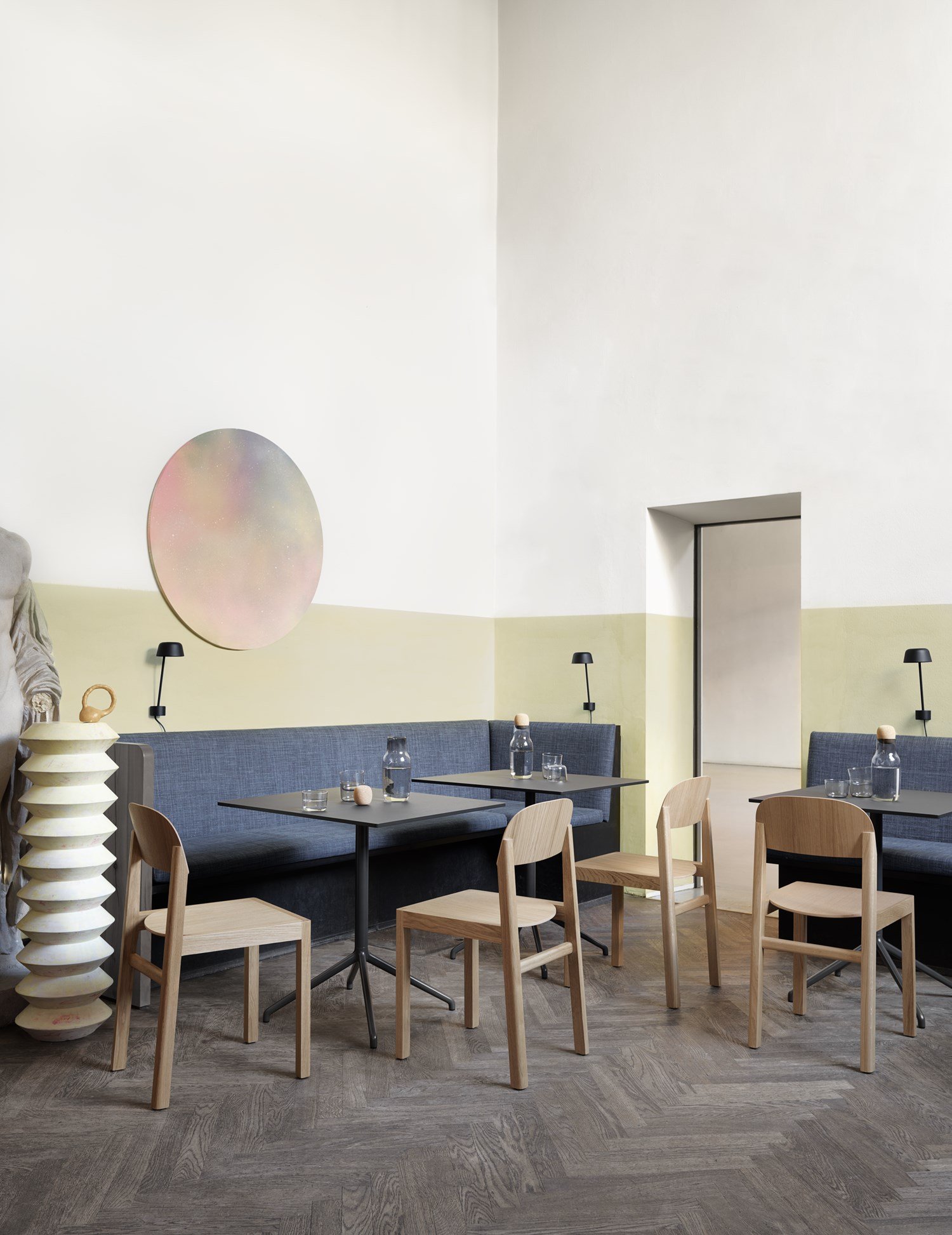 Still-Cafe-Table-Black-Lean-Black-Workshop-Chair-Oak-Corky-Muuto-Org