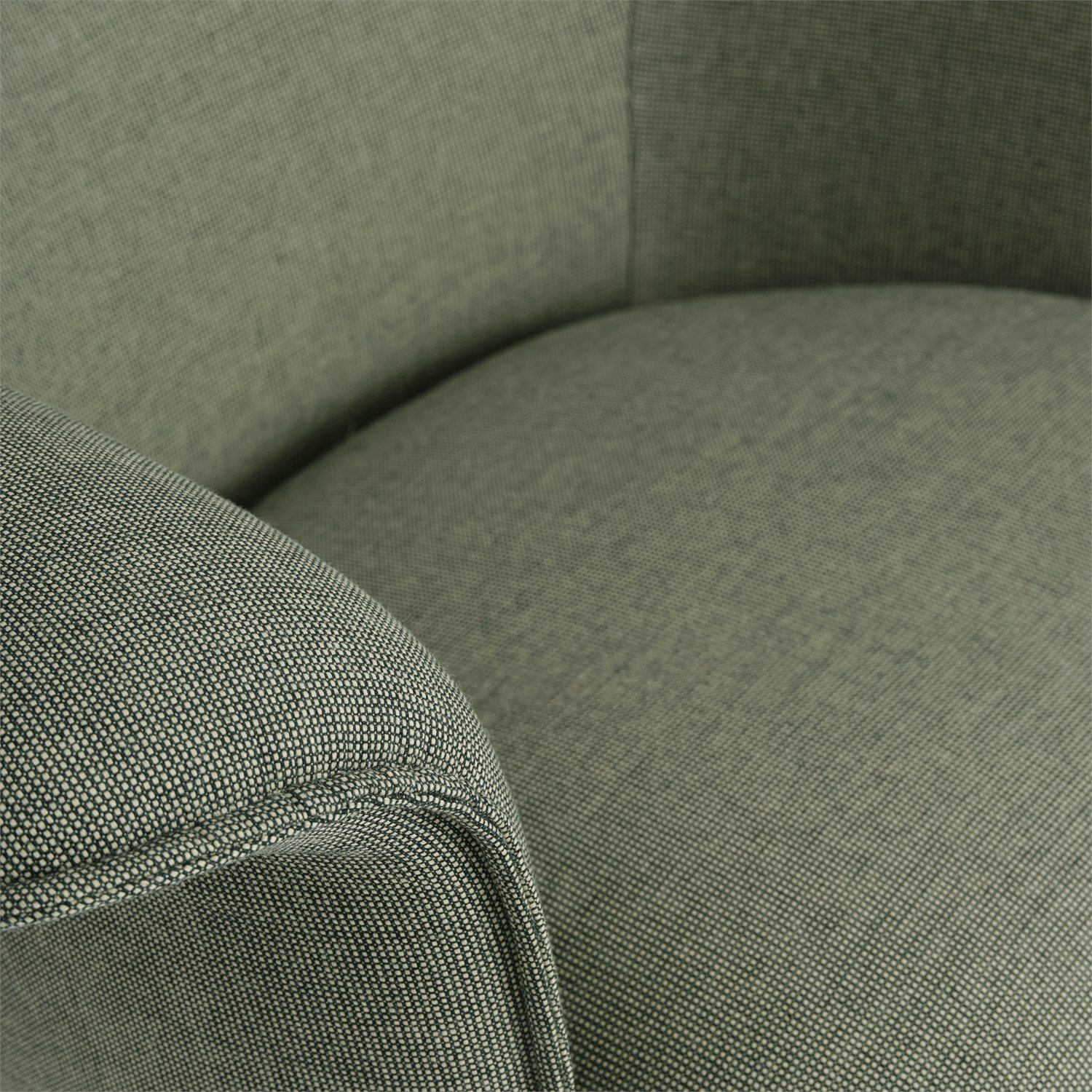 Doze Lounge Chair | Grand, modern comfort Doze Lounge Chair | Grand, modern comfort