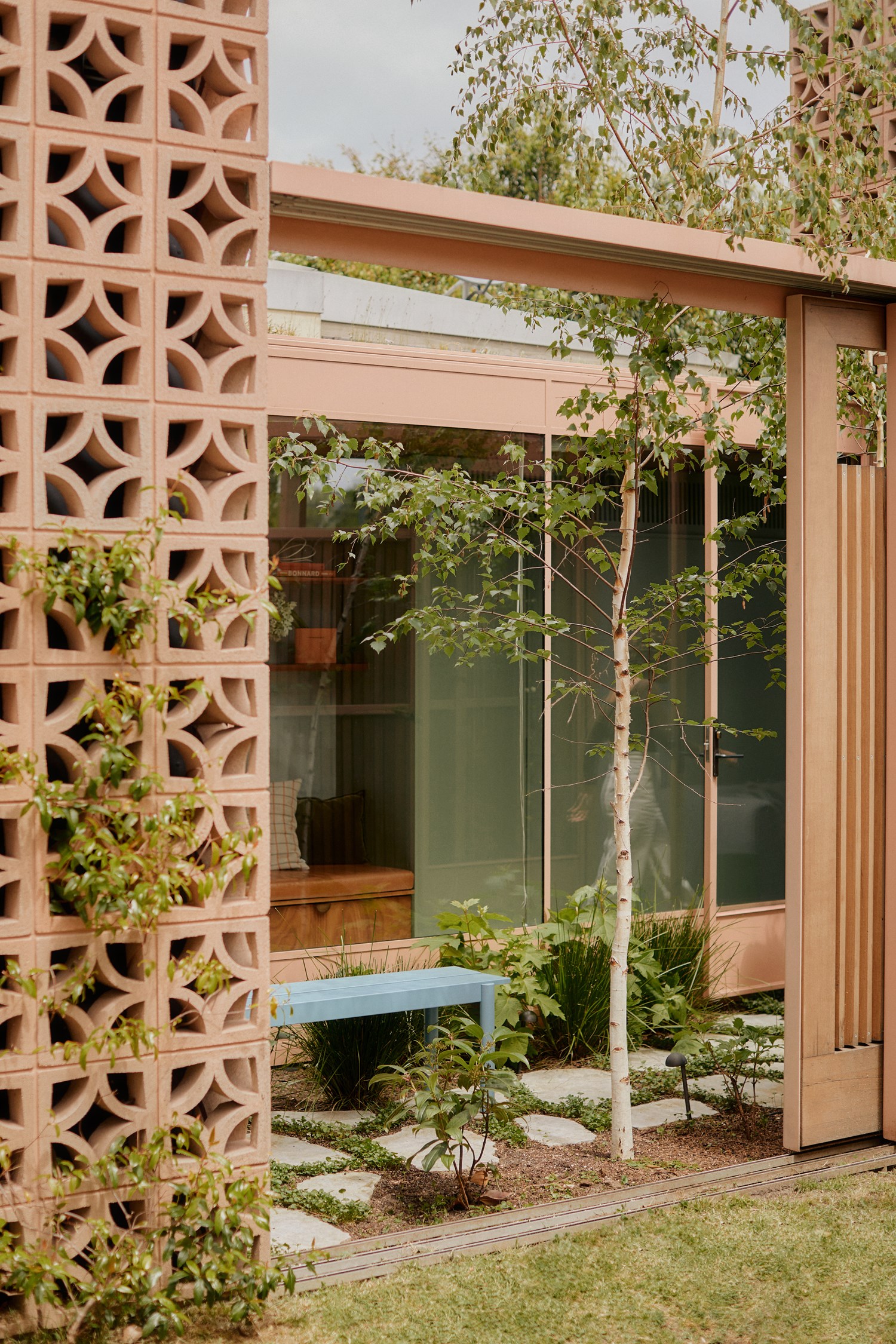 Friends-of-Friends_Muuto_Eve-Wilson_HR_12