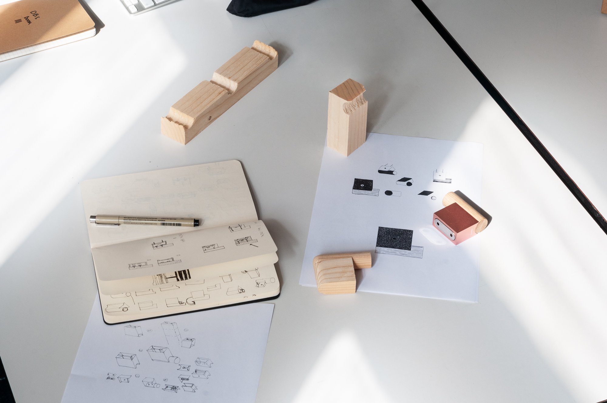 Muuto attach coat hook online
