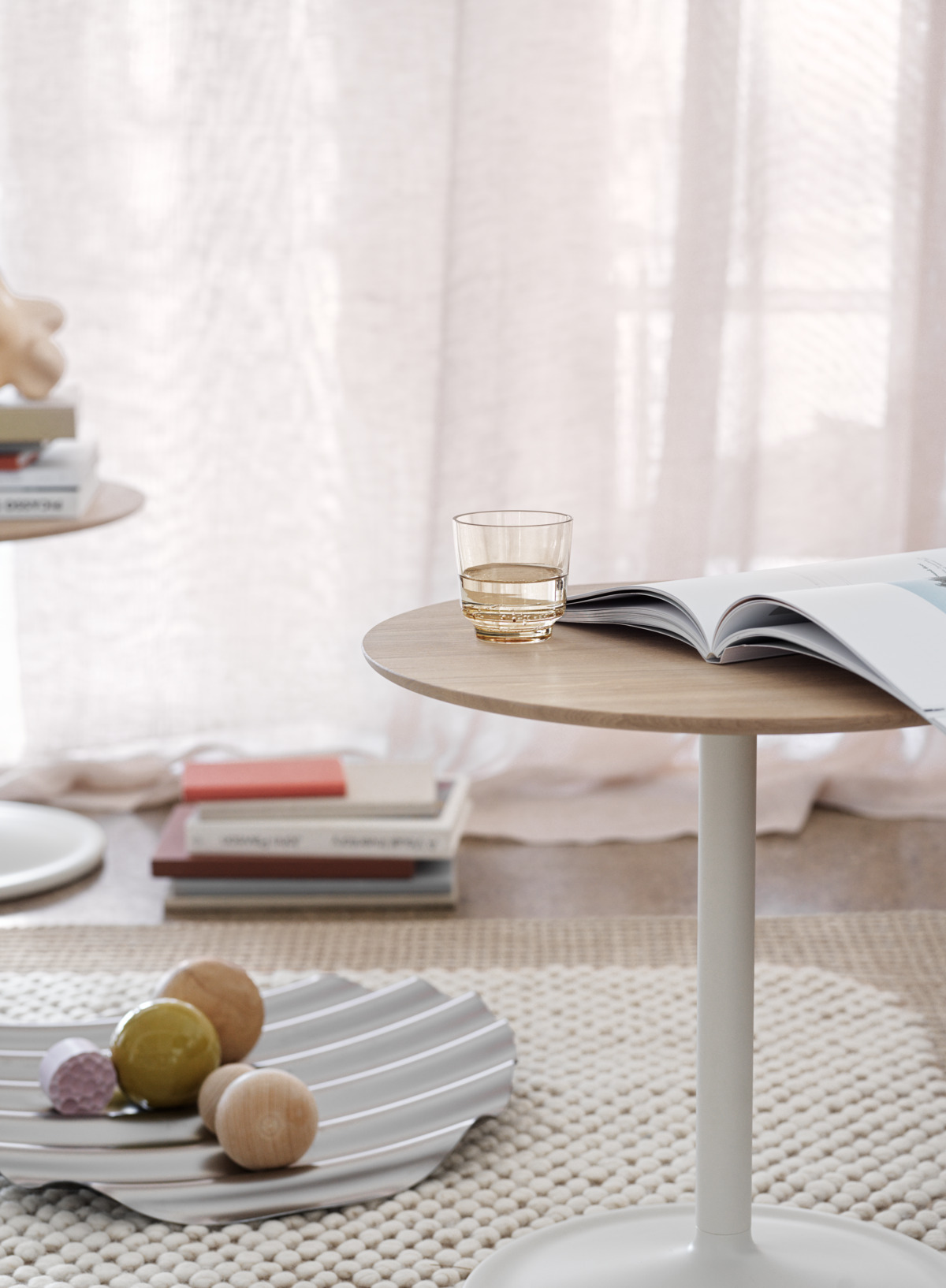 Soft Side Table Ø41 H48 cm Solid Oak/Off-White, Wave Tray, Raise Glass Ochre, Pebble Rug Pale Rose.