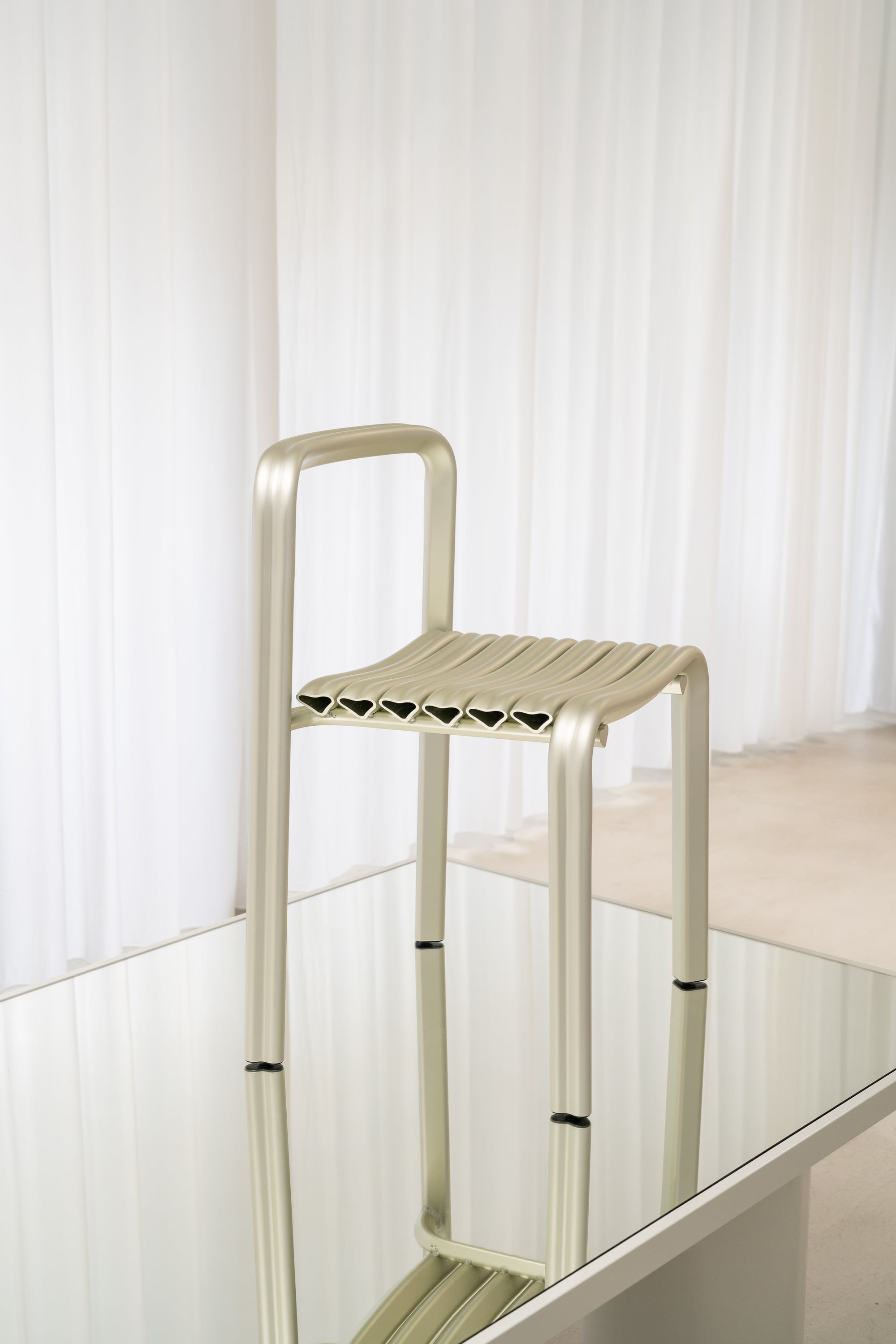 /globalassets/katja--nanna/3days-recap-story/images/muuto-showroom-3dd-2026-close-to-heart-02-lo-res.jpg?revision=639172956910000000