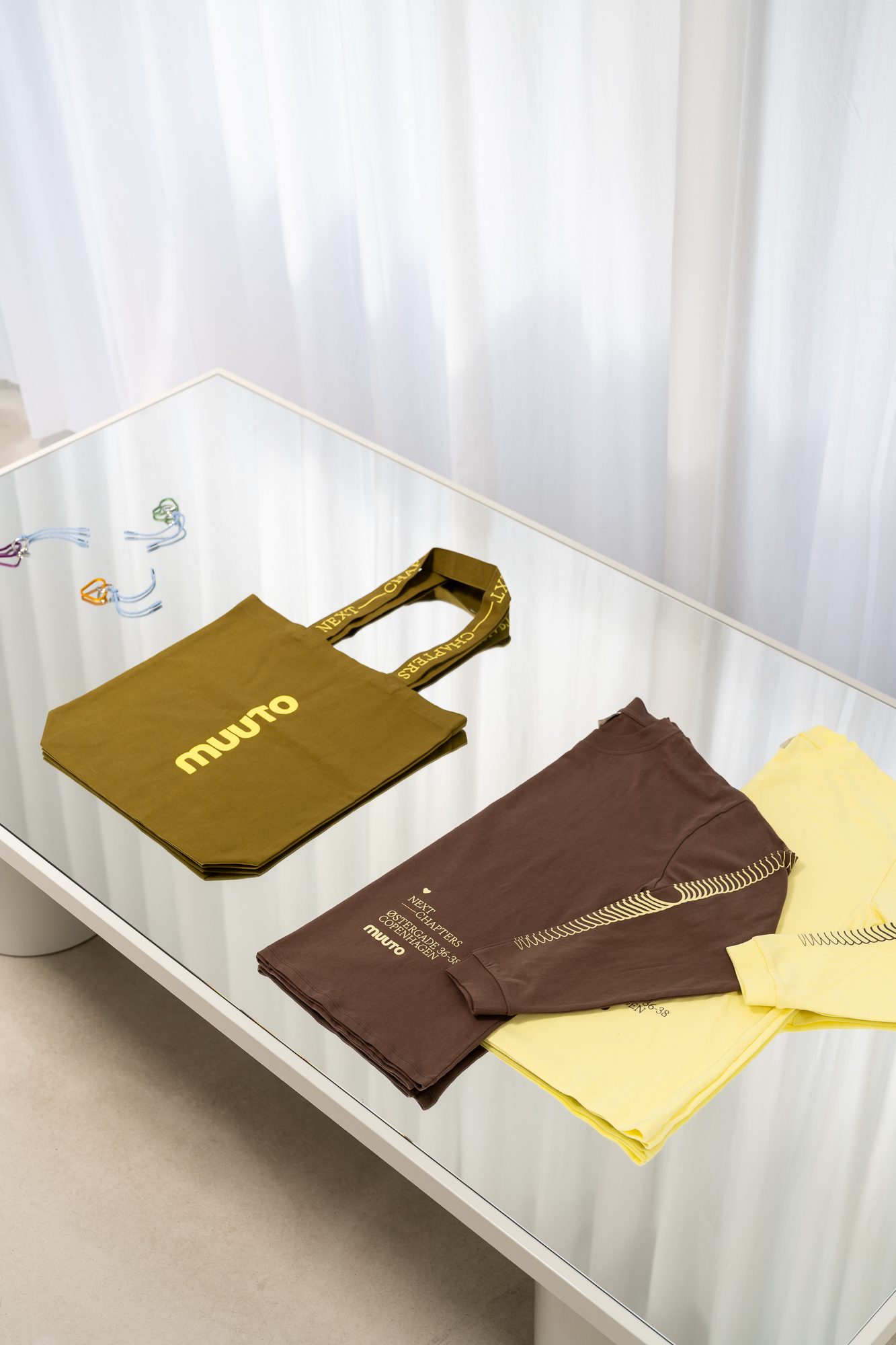 /globalassets/katja--nanna/3days-recap-story/images/muuto-showroom-3dd-2026-merch-01-lo-res.jpg?revision=639172958110000000