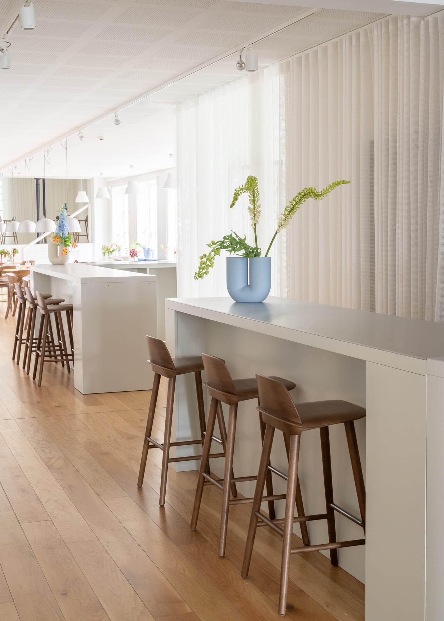 /globalassets/katja--nanna/3days-recap-story/images/muuto-showroom-3dd-2026-nerd-counter-stool-04-lo-res.jpg?revision=639172958160000000