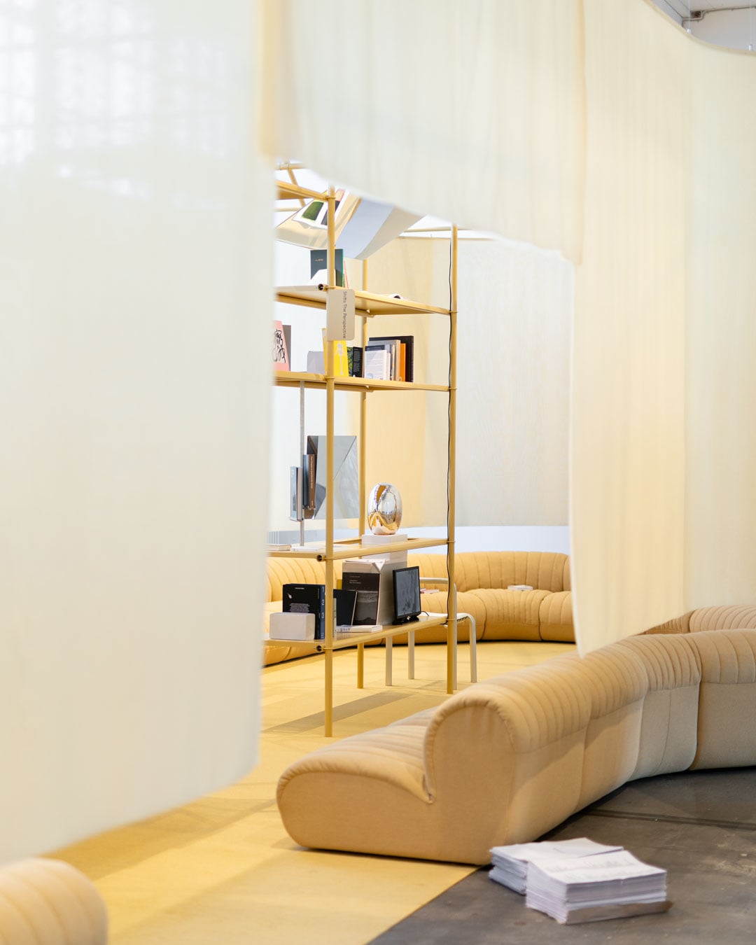 /globalassets/katja--nanna/3days-recap-story/images/muuto_library_some_4x5_17.jpg?revision=639173676490000000