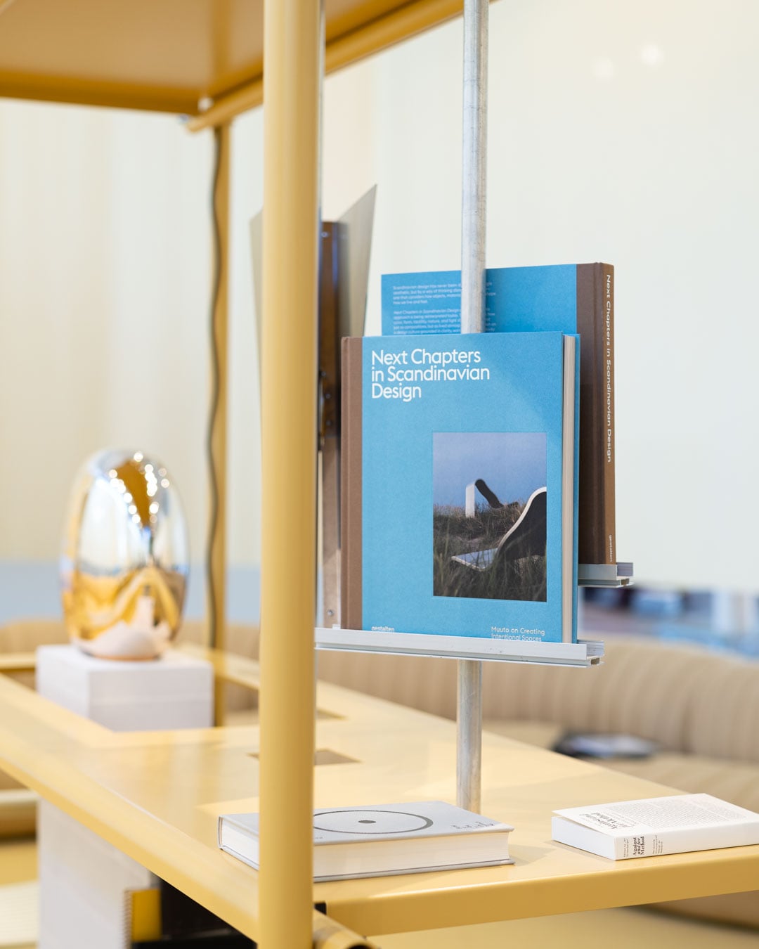 /globalassets/katja--nanna/3days-recap-story/images/muuto_library_some_4x5_20.jpg?revision=639173676490000000