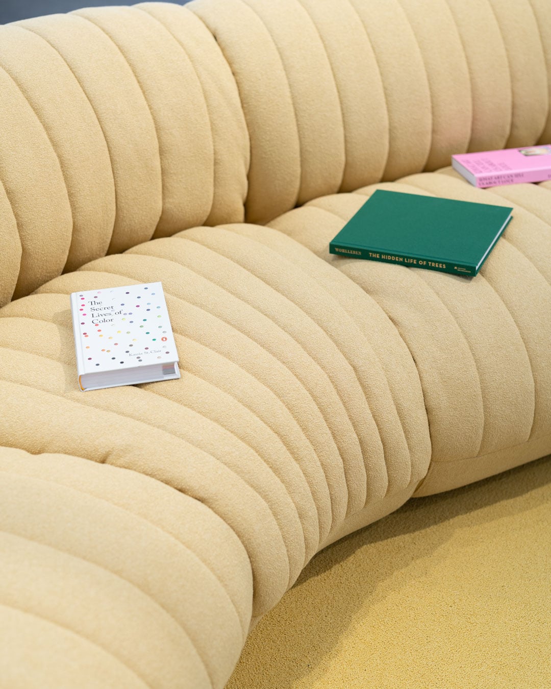 /globalassets/katja--nanna/3days-recap-story/images/muuto_library_some_4x5_21.jpg?revision=639173676490000000